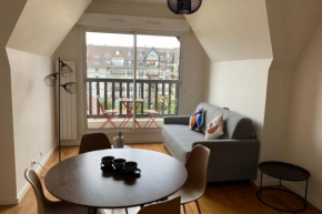 NICE 41 m with wifi and BALCONY near the BEACH